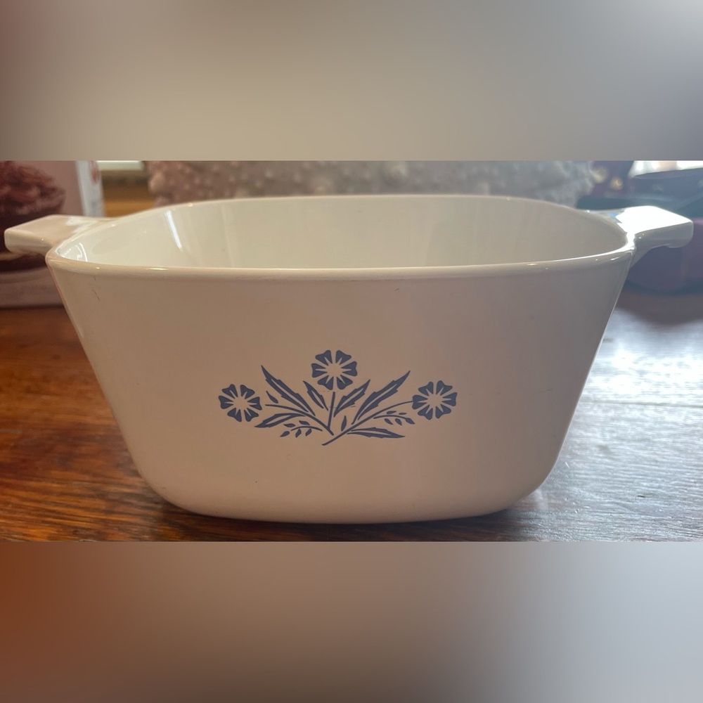 CORNINGWARE Vintage Pyroceram Blue Cornflower 1 3/4th Quart Dish